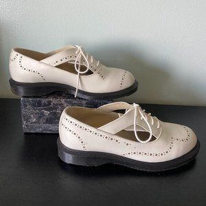 Dr. Martens, Kensington Ruby Brogues Eggshell (Size US 6 or UK 4)